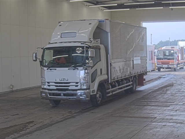 ISUZU FORWARD — фото