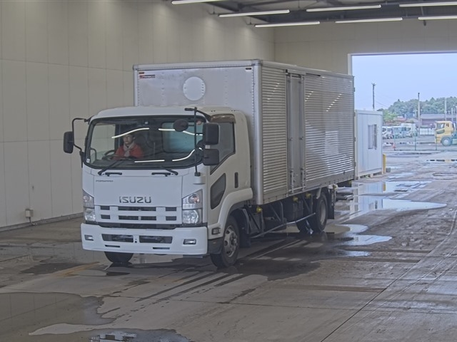ISUZU FORWARD — фото