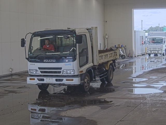 ISUZU FORWARD — фото