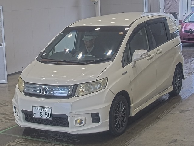 HONDA FREED — фото