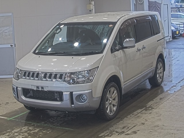 MITSUBISHI DELICA — фото