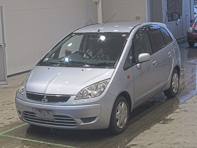 MITSUBISHI COLT — фото