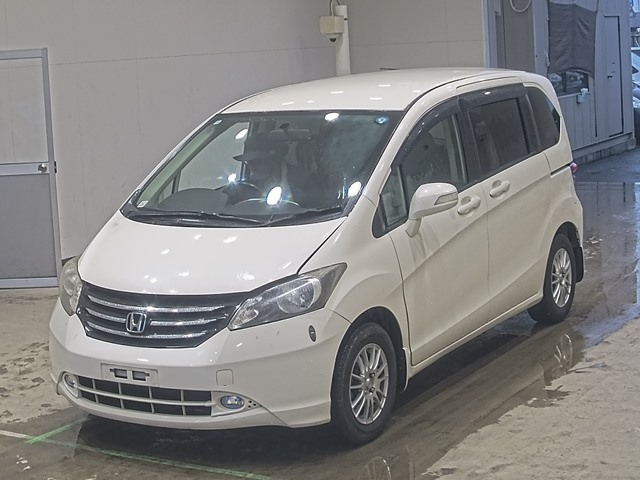 HONDA FREED — фото