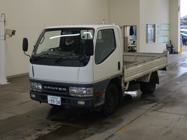 MITSUBISHI CANTER — фото