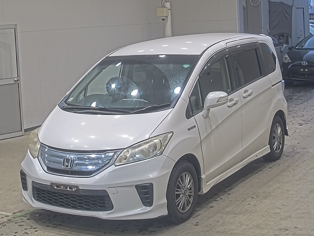 HONDA FREED — фото