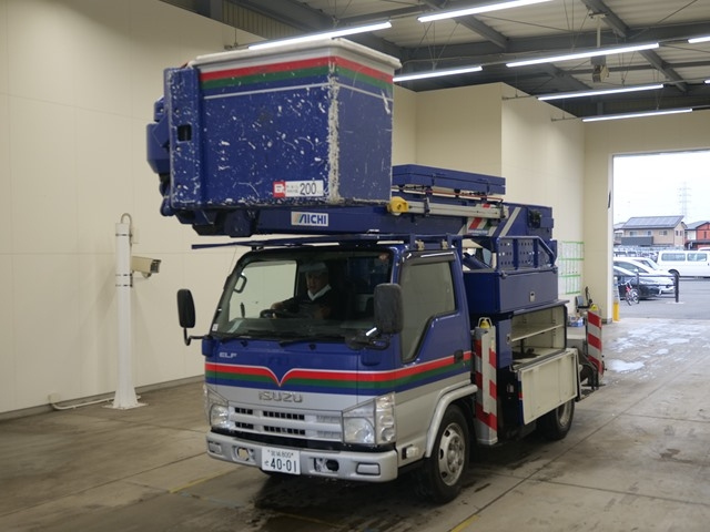 ISUZU ELF — фото