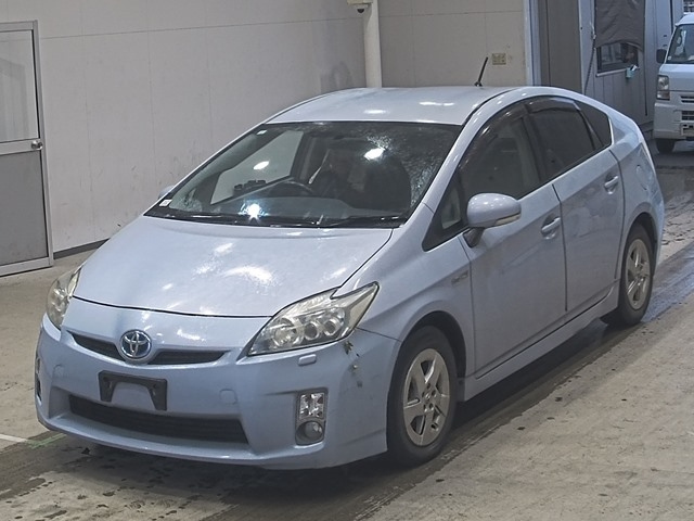 TOYOTA PRIUS — фото