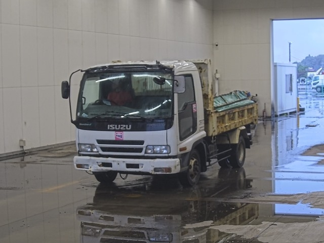 ISUZU FORWARD — фото