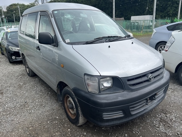 TOYOTA NOAH — фото