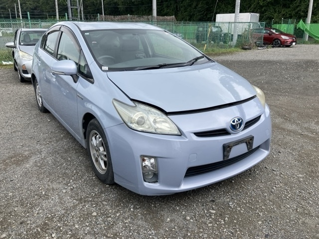 TOYOTA PRIUS — фото