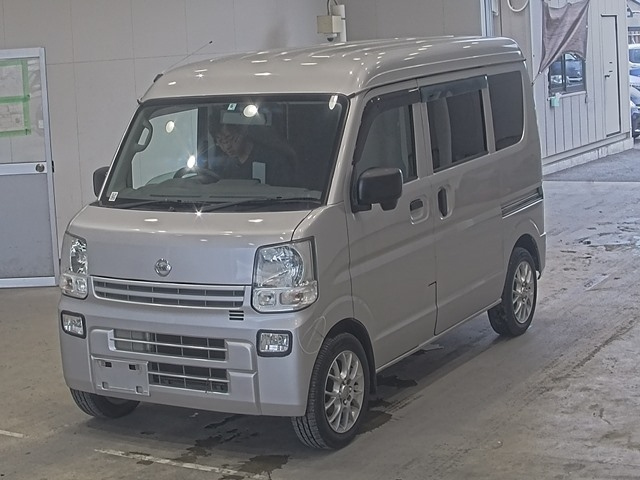 NISSAN CLIPPER — фото