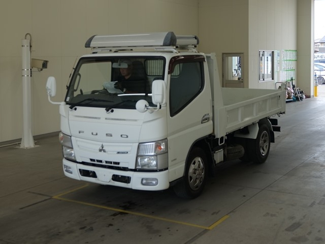 MITSUBISHI CANTER — фото