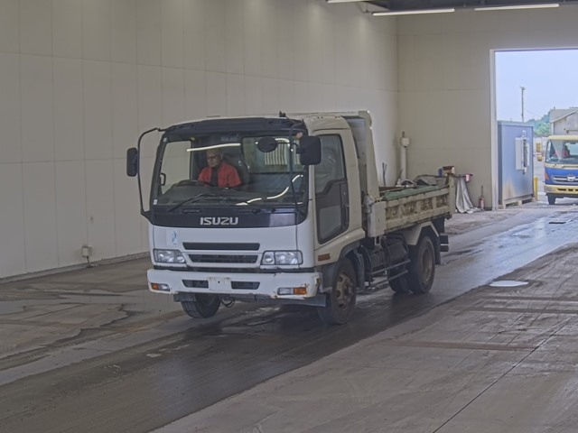 ISUZU FORWARD — фото