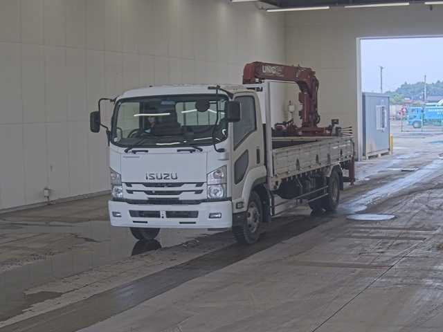 ISUZU FORWARD — фото