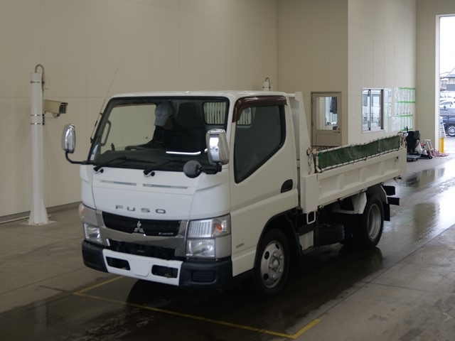 MITSUBISHI CANTER — фото