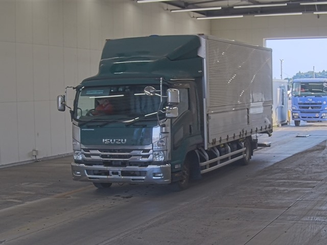 ISUZU FORWARD — фото