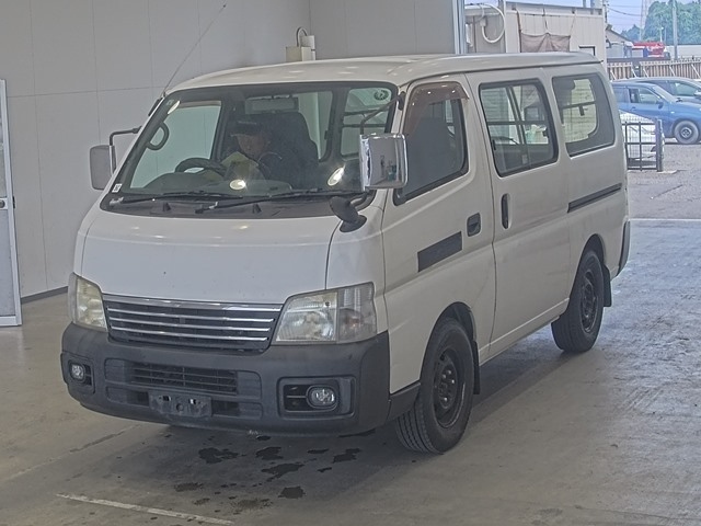 NISSAN CARAVAN — фото