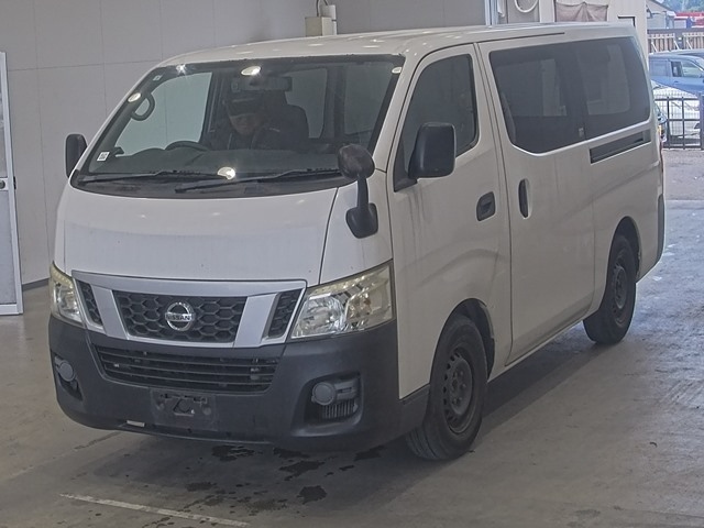 NISSAN CARAVAN — фото