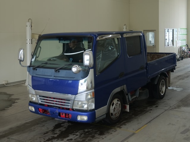 MITSUBISHI CANTER — фото