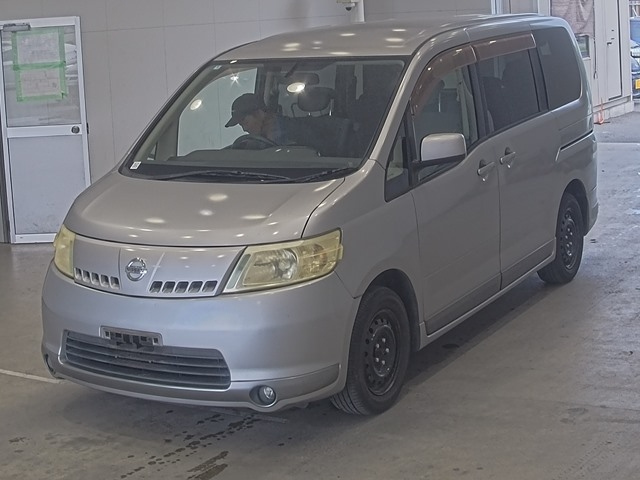NISSAN SERENA — фото