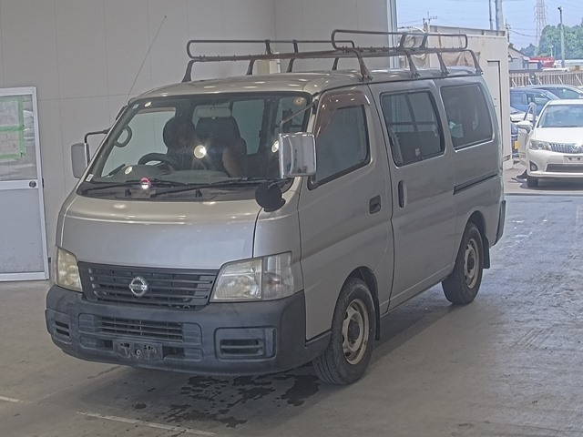 NISSAN CARAVAN — фото