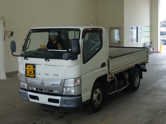 MITSUBISHI CANTER — фото
