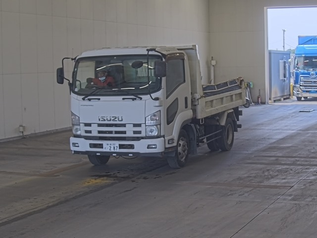 ISUZU FORWARD — фото