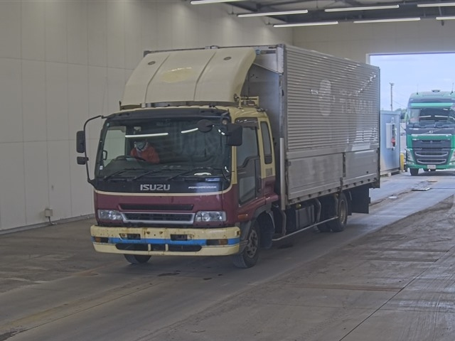 ISUZU FORWARD — фото