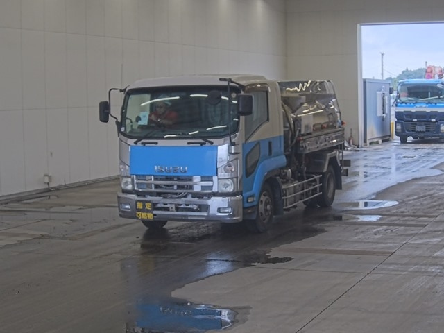 ISUZU FORWARD — фото