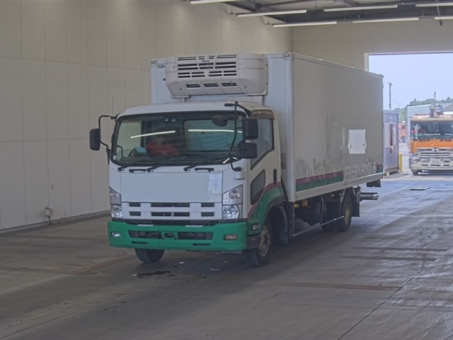 ISUZU FORWARD — фото