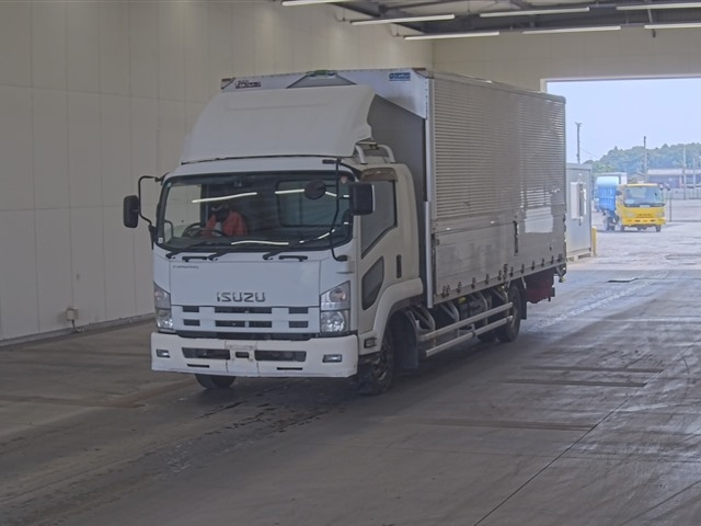 ISUZU FORWARD — фото