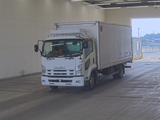 ISUZU FORWARD — фото