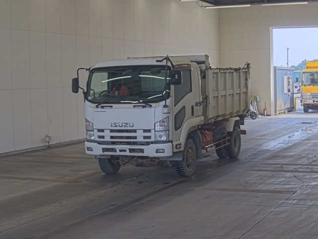 ISUZU FORWARD — фото