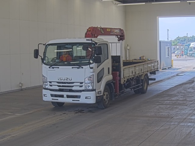 ISUZU FORWARD — фото
