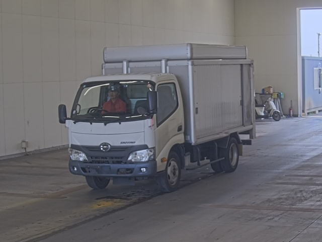 HINO DUTRO — фото