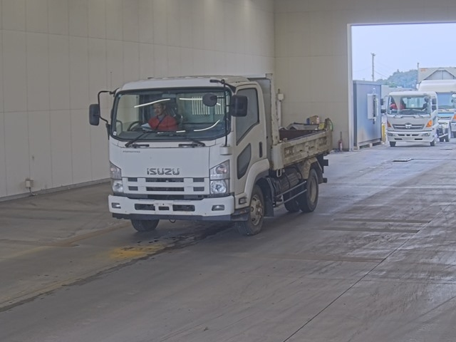 ISUZU FORWARD — фото