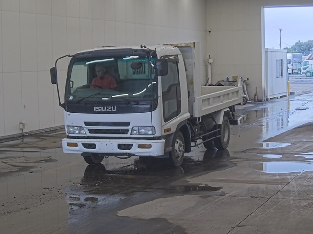 ISUZU FORWARD — фото