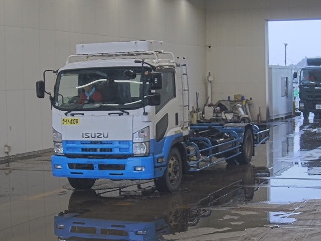 ISUZU FORWARD — фото