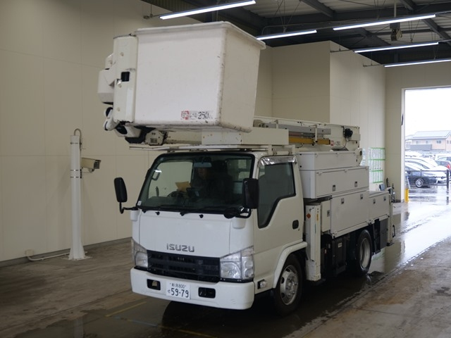 ISUZU ELF — фото