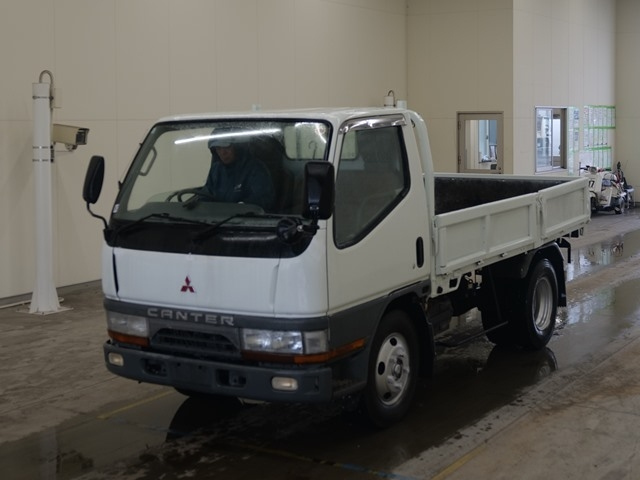 MITSUBISHI CANTER — фото