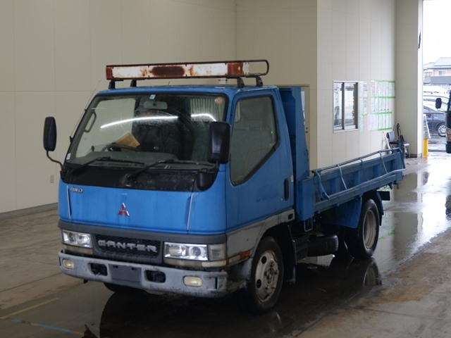 MITSUBISHI CANTER — фото