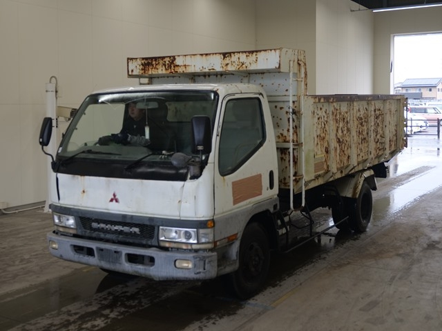 MITSUBISHI CANTER — фото