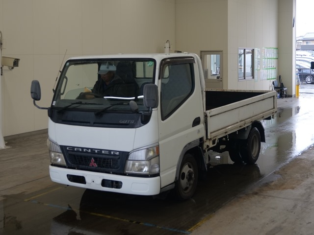 MITSUBISHI CANTER — фото