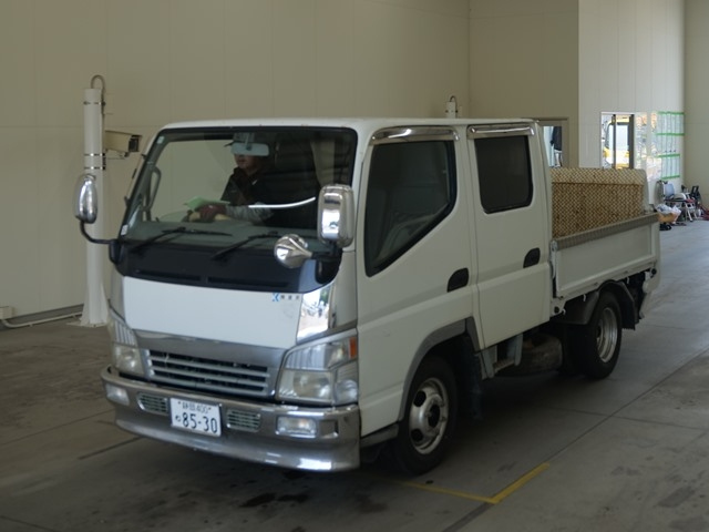 MITSUBISHI CANTER — фото