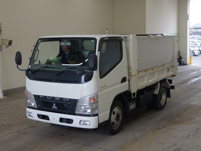MITSUBISHI CANTER — фото