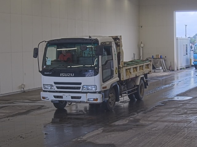 ISUZU FORWARD — фото