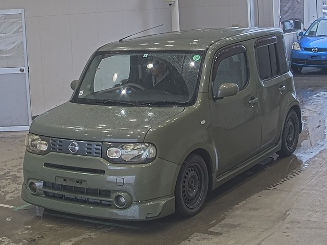 NISSAN CUBE — фото