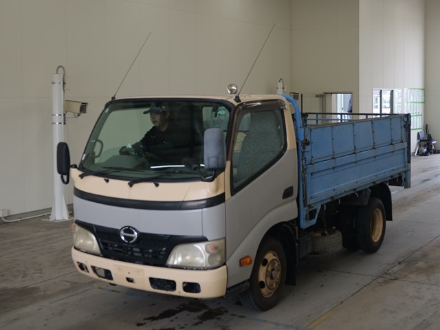HINO DUTRO — фото