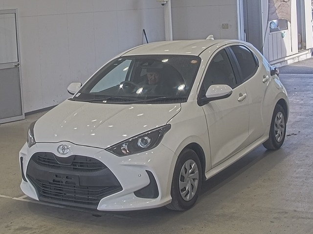 TOYOTA YARIS — фото