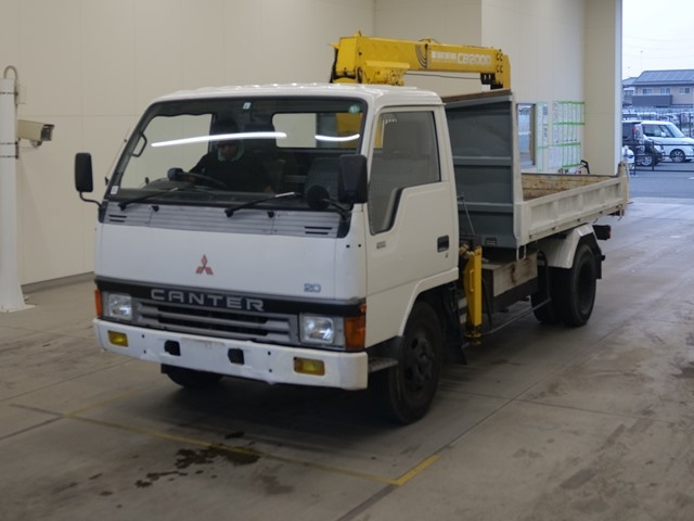 MITSUBISHI CANTER — фото